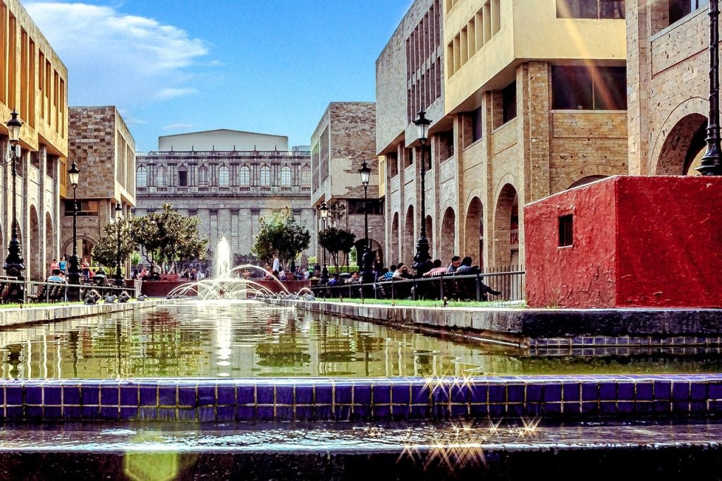 4-good-reasons-to-study-spanish-in-guadalajara-listen-learn-usa